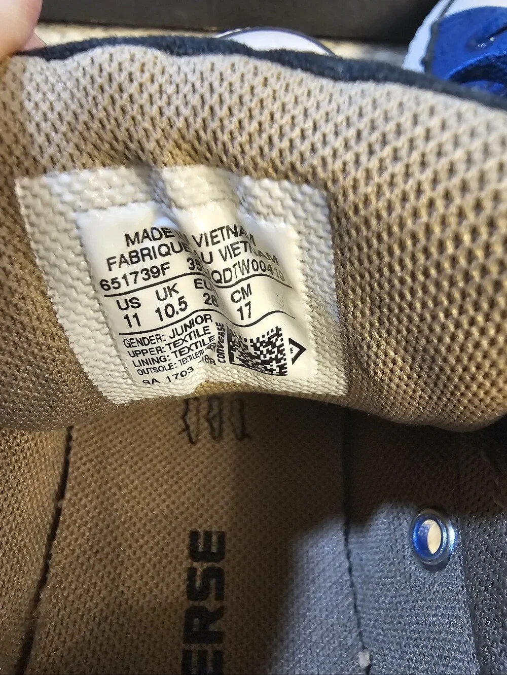 Junior Mid Top Converse, Size 11